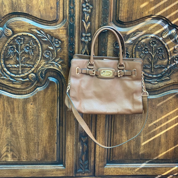🍁SOLD🍁Michael Kors handbag - Picture 1 of 16